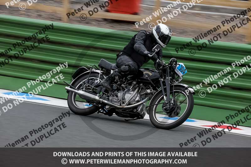 Vintage motorcycle club;eventdigitalimages;mallory park;mallory park trackday photographs;no limits trackdays;peter wileman photography;trackday digital images;trackday photos;vmcc festival 1000 bikes photographs